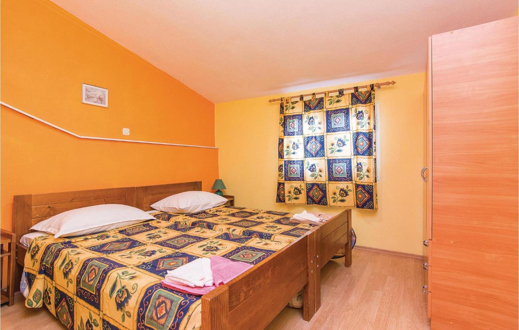Pet Friendly Apartment In Pakostane With Kitchen Kültér fotó