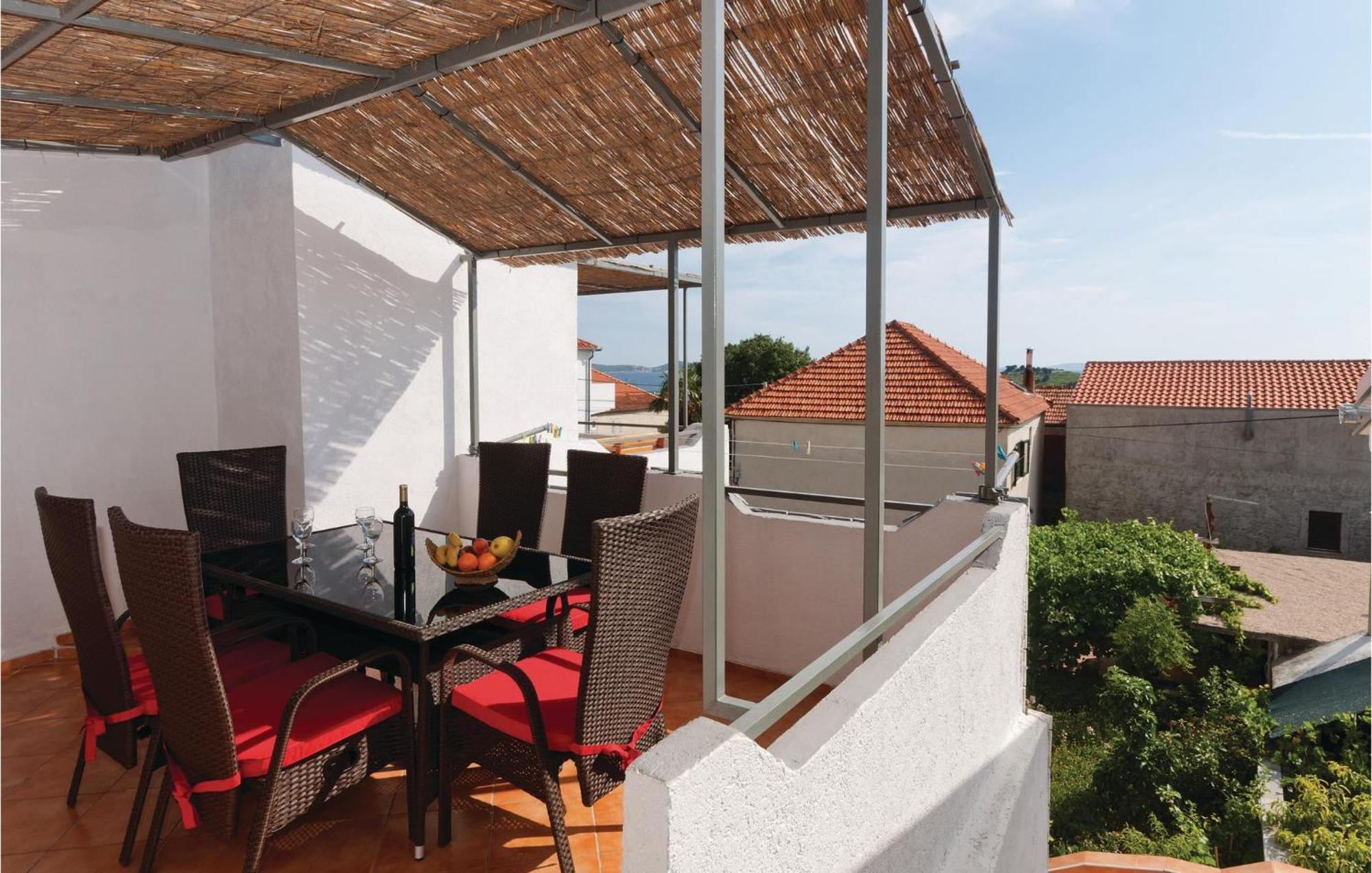 Pet Friendly Apartment In Pakostane With Kitchen Kültér fotó
